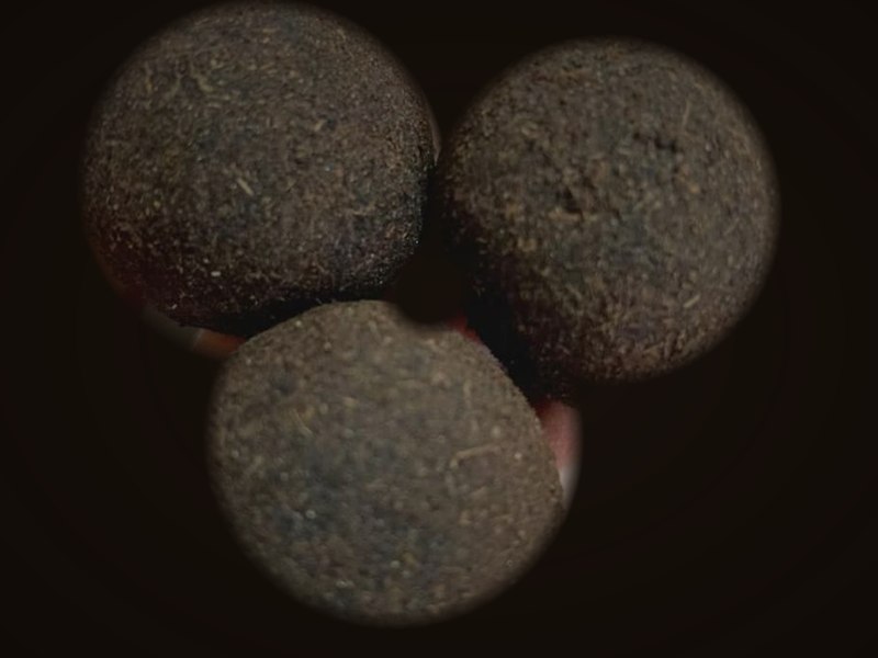 Hand-rolled bukhoor